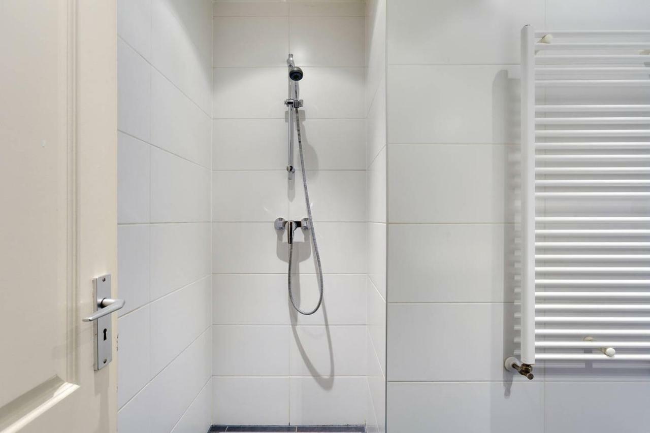 أمستردام Luxurious Canalview Apt With Patio City Centre الغرفة الصورة